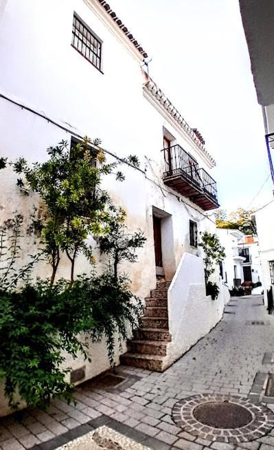 Posada Puente Romano Sedella Exterior photo